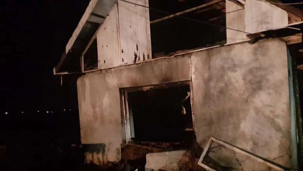 Sfârșit tragic pentru un bărbat de 65 de ani. A murit în incendiul care i-a cuprins casa