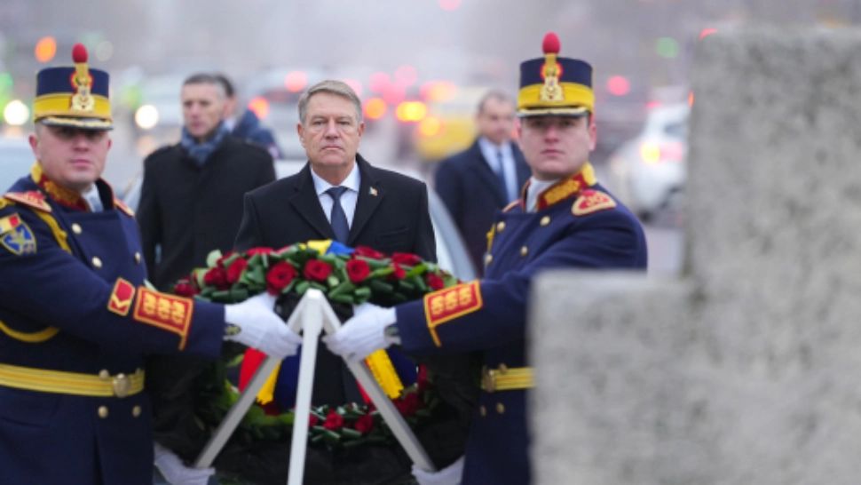 Klaus Iohannis: „Sub dictatură, românii au trăit în teroare, în frig și în întuneric într-o societate-închisoare”