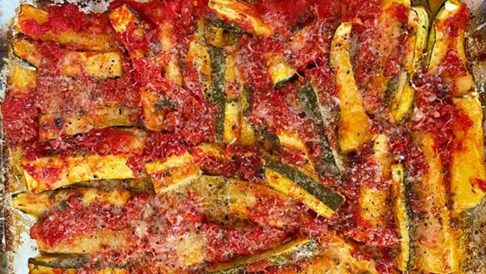 Dovlecei la cuptor cu roșii și parmezan - O rețetă savuroasă - N-o să-ți vină să crezi cât de simplă este