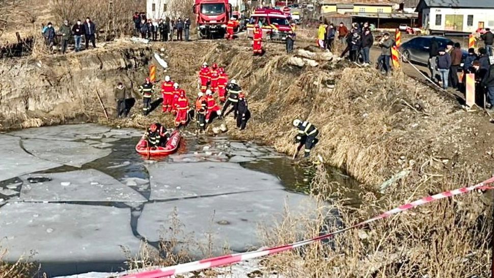 Un bărbat din județul Argeș este căutat de autorități după ce a căzut în pârâul Valea Iașului