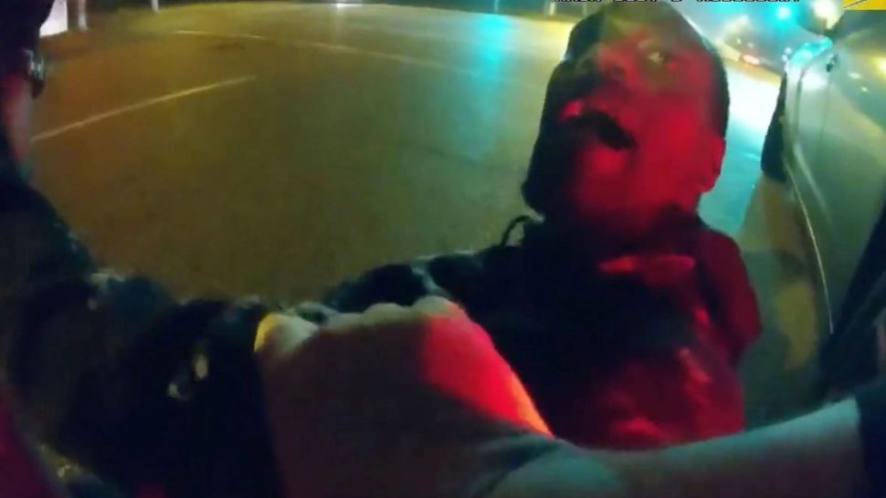 Unitate de Poliție desființată în America după noul caz Floyd: Un bărbat afro-american a fost ucis în bătaie de 5 agenți