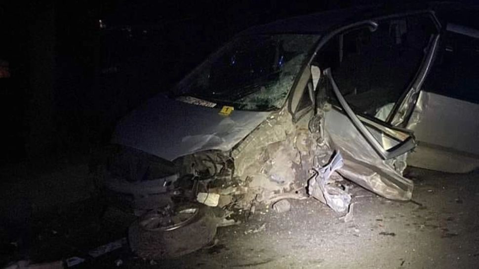Accident mortal în Reșița - Un șofer a călcat un pieton și s-a ciocnit cu o altă mașină: 3 răniți, printre care și un minor - FOTO