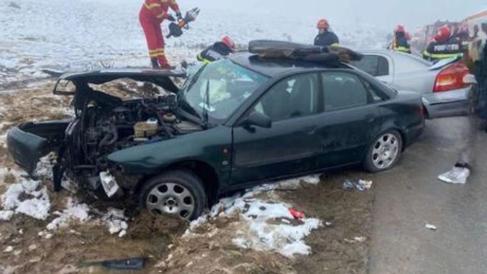 Accident violent în Olt: 5 victime, inclusiv o fetiță de 4 ani - Intervenție urgentă a pompierilor - FOTO