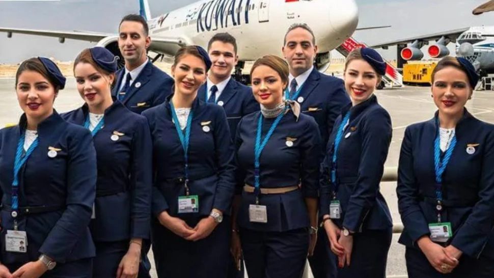 Harem sau companie aeriană? Candidatele pentru posturi de stewardese la Kuwait Airways, puse să se dezbrace în lenjerie intimă