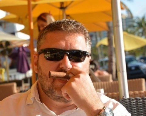 Directorul general ROMARM, dat afară după o lună și jumătate de la deschiderea dosarului privind achizițiile de măști neconforme