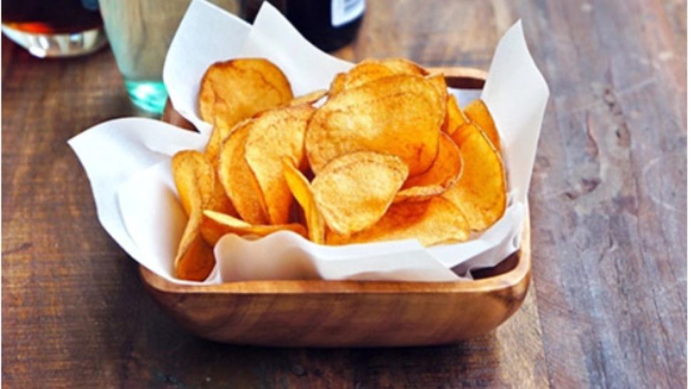 Cum să pregătești cele mai bune chipsuri de casă. Serile de ianuarie vor fi de acum un răsfăț, mai ceva ca la cinema!