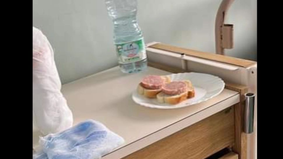 Pacienții internați în spitale din România, val de nemulțumiri pe rețelele de socializare! Mâncarea, tot mai puțină și mai greu de consumat - FOTO