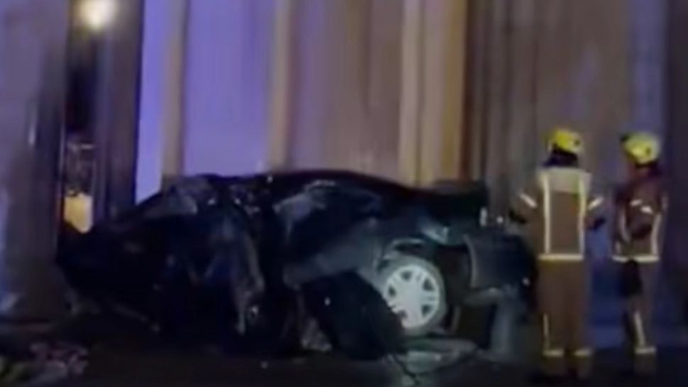  Un mort, după ce o maşină s-a ciocnit de Poarta Brandenburg. Poliția investighează incidentul