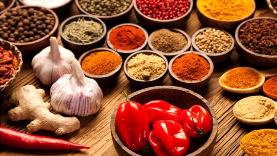 Condimentul care luptă împotriva cancerului. Poate fi folosit chiar și în deserturi și băuturi