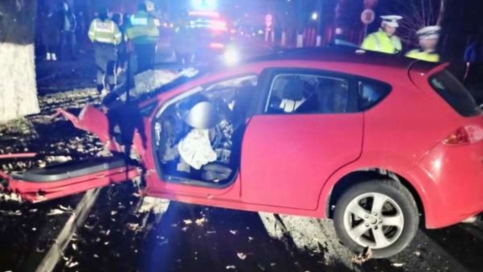 Accident foarte grav în Prahova - Un tânăr a murit și doi au fost grav răniți