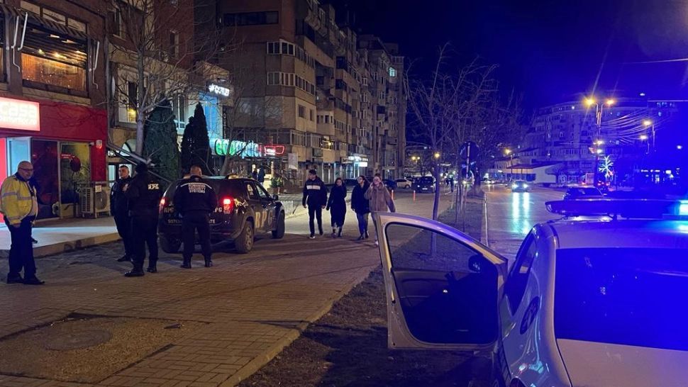 Agent de pază, bătut cu sălbăticie. Scene șocante în centrul Botoșaniului. Victima a ajuns la spital - VIDEO