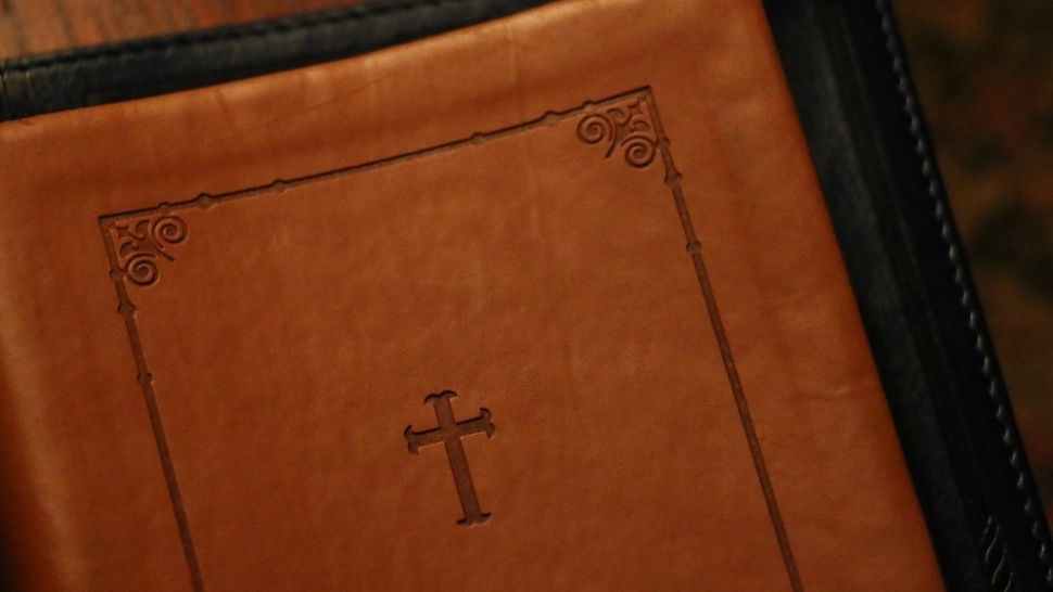 Sărbătoare 11 ianuarie. Mari sfinți sunt pomeniți în calendar. Zi cu însemnătate aparte pentru credincioși