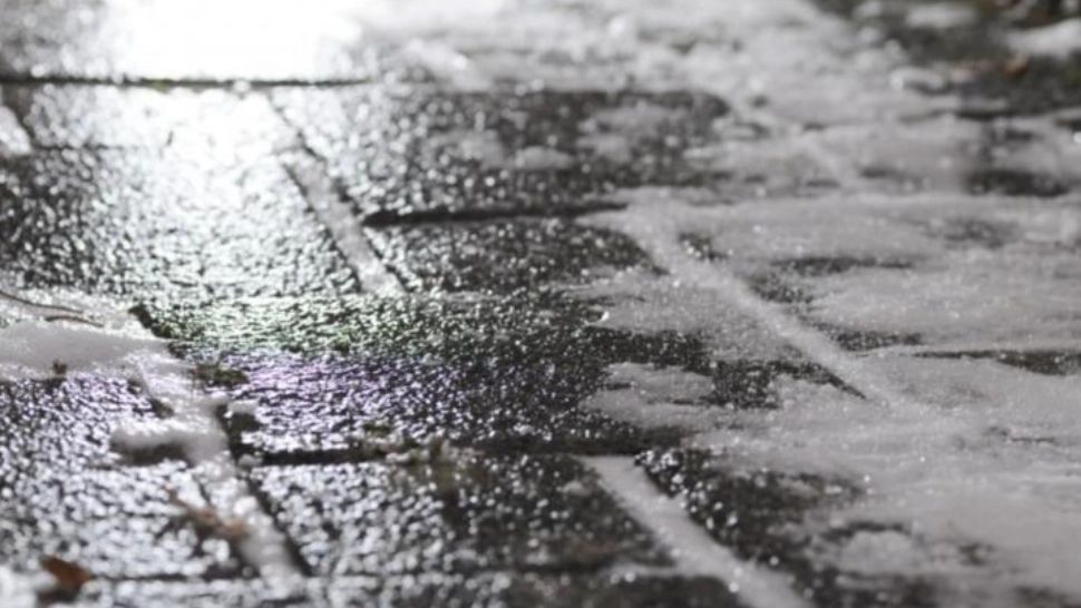 Cod galben de burniţă în şase judeţe! Se va depune POLEI - Avertismentul meteorologilor