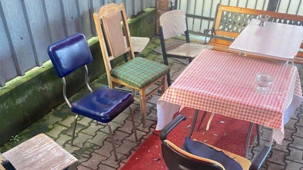 Bătrâni ținuți în condiții mizere la cămin! Nereguli URIAȘE: alimente păstrate în condiții insalubre, frigidere ruginite