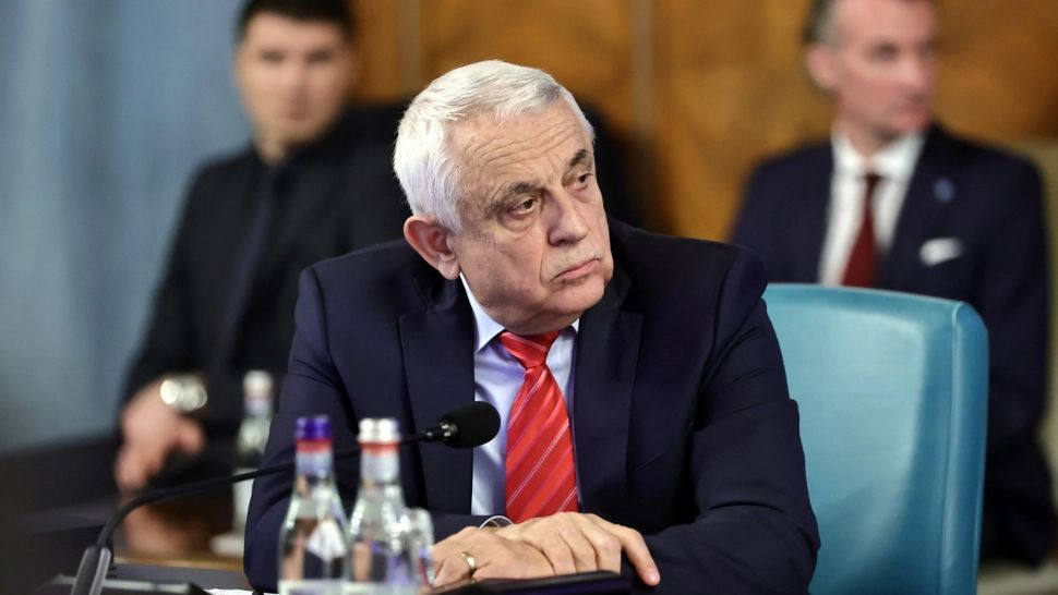 Petre Daea: „Dacă ai sapa în mână, apucă-te și treci la prășit, ca să ai porumb”