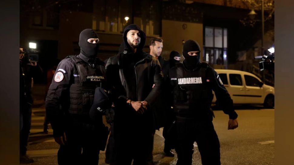 Procurorii DIICOT au pus SECHESTRU pe vila și mașinile de milioane de dolari ale fraților Tate - Două tinere s-au constituit părți civile în dosar