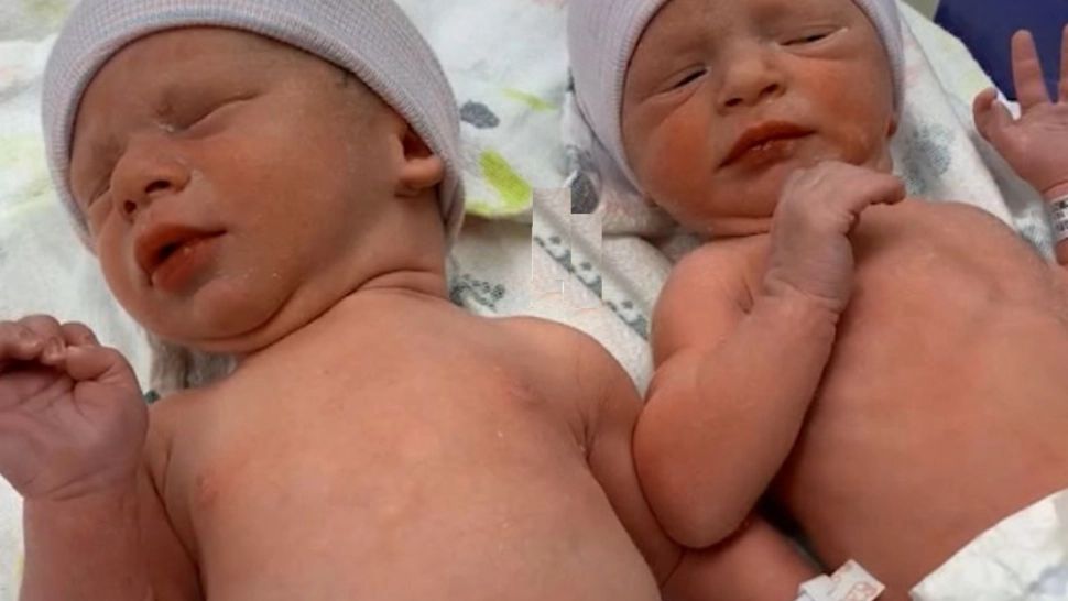 S-au născut la 30 de ani după ce au fost concepuți. Povestea uluitoare a celor mai "bătrâni" embrioni umani