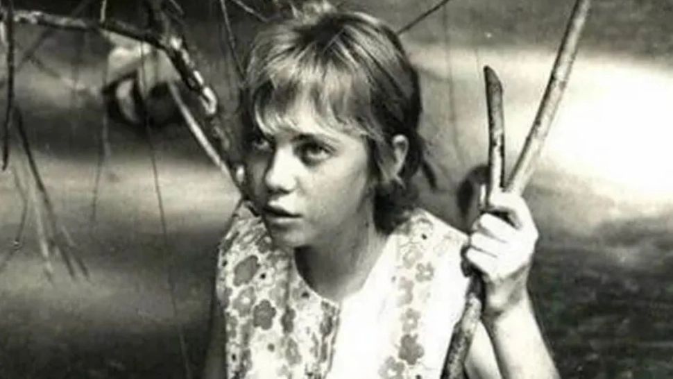 Povestea incredibilă a copilei care a supraviețuit singură 11 zile în junglă, după un acident aviatic. A fost singura care a scăpat! 