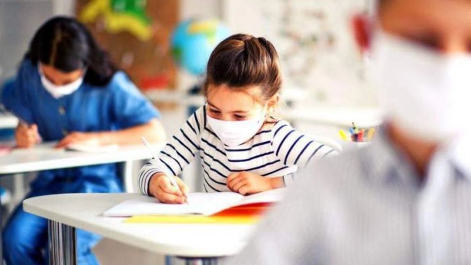 Elevii de clasa a IV-a susţin proba scrisă la Limba română la Evaluarea Naţională 