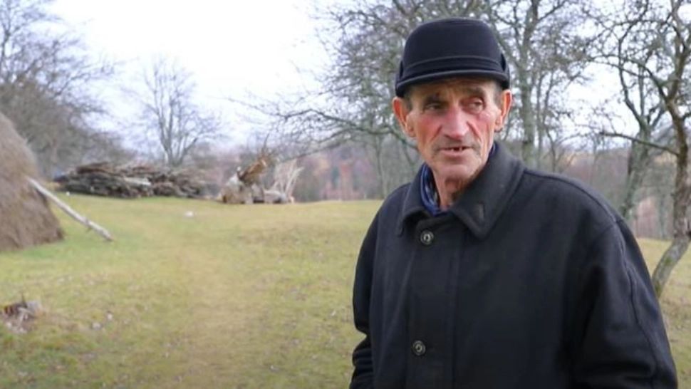 Cum trăiesc oamenii într-un cătun rupt de lume din Munții Poiana Ruscă cu mai puțin de 150 de lei pe lună