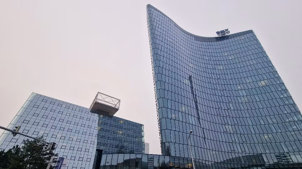 Contractul de privatizare al Petrom ar putea fi anulat. Ce spune fostul șef al CCR, Augustin Zegrean