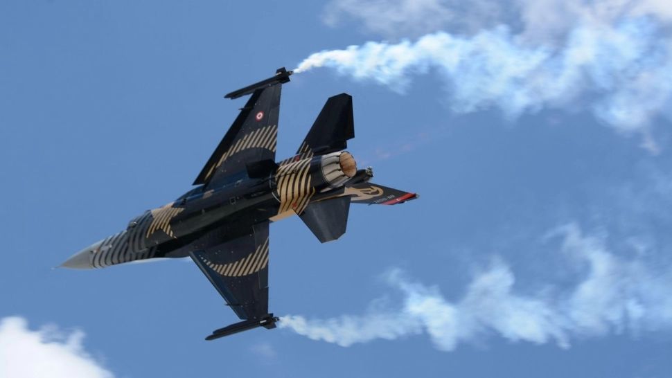 Avion de vânătoare prăbușit în Grecia - Soarta piloților este necunoscută