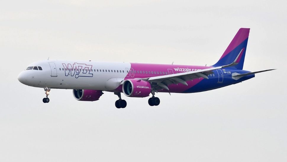 Serviciile online ale WizzAir, din nou disponibile: se pot face rezervări şi check-in
