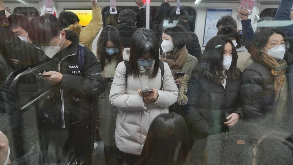 Aproximativ 90% dintre locuitorii unei provincii din China, infectați cu COVID-19! Autoritățile se așteaptă la o explozie a îmbolnăvirilor de Anul Nou chinezesc