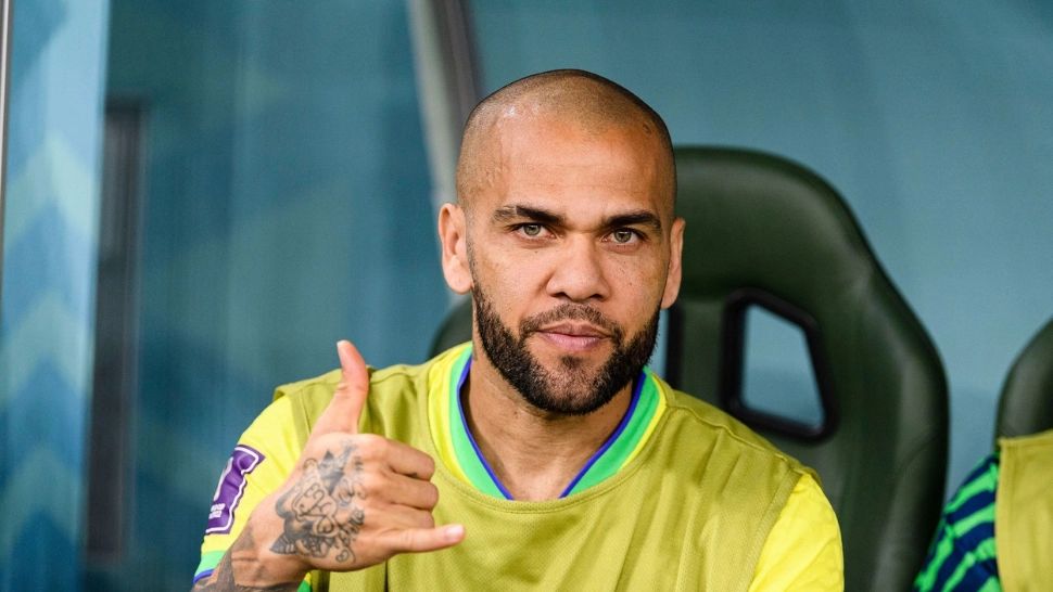Șoc în fotbal: legendarul Dani Alves, cel mai titrat jucător brazilian, ar putea fi arestat vineri