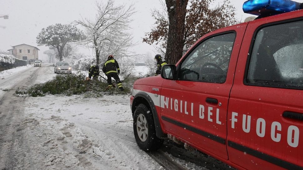 Vremea face prăpăd în Italia. Școlile au fost închise din cauza zăpezilor, este COD PORTOCALIU