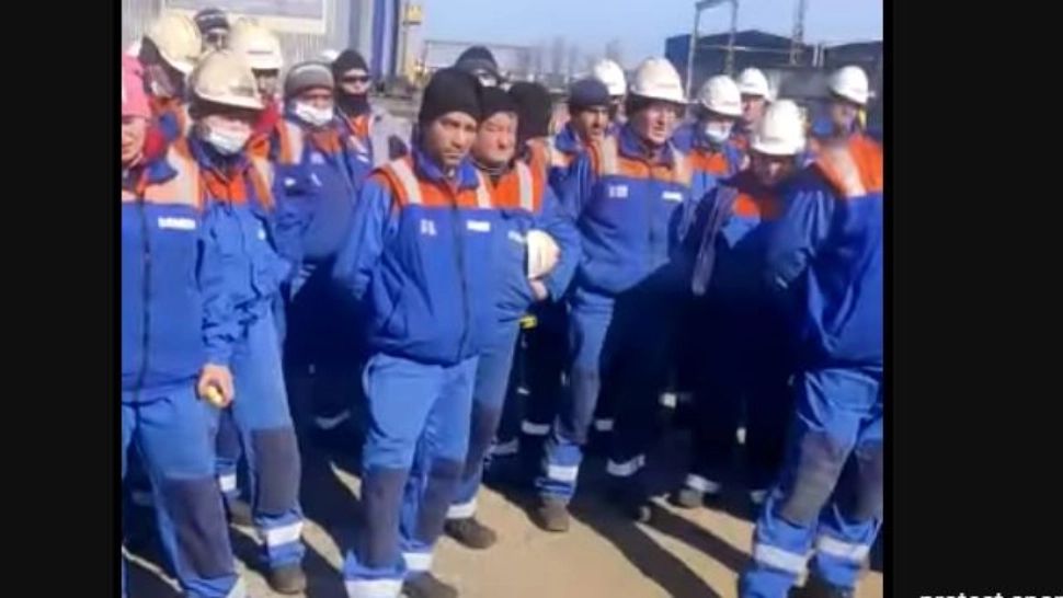 Protest de amploare la Mangalia - Angajații Șantierului Naval cer măriri salariale