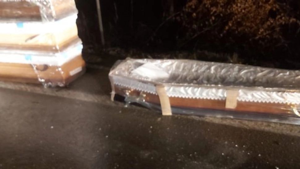 Accident macabru la Braşov. Mai multe sicrie au ajuns pe drum, după o ciocnire între două camioane | Imagini de groază 