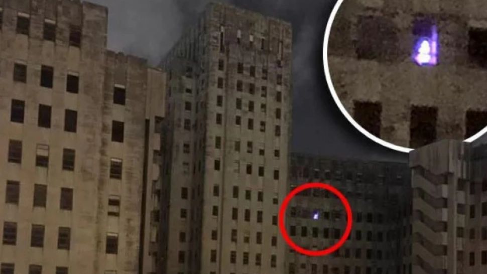 Au văzut o siluetă la geamul unui spital PĂRĂSIT de 12 ani. Au intrat acolo şi s-au SPERIAT