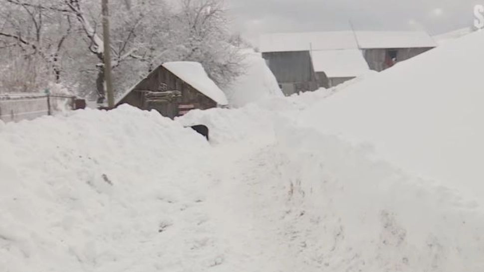 După viscolul puternic urmează temperaturi de -10 grade! Nămeți de doi metri după viscolul de cod portocaliu
