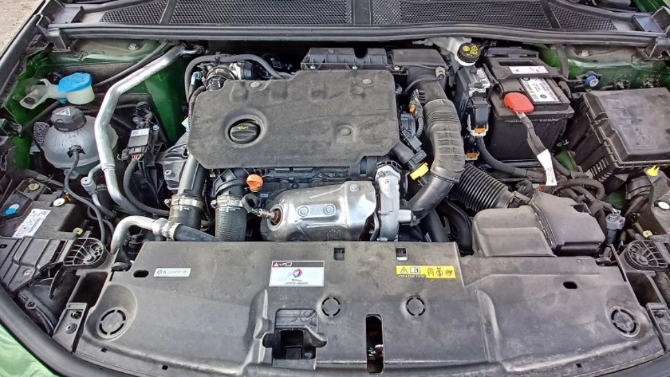 Mașina care merge cu apă - între mit și realitate. Poți merge cu un litru de apă 15.000 de kilometri?!