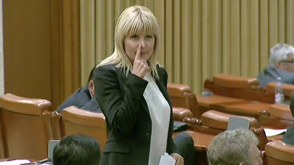 Elena Udrea dă cărțile pe față. Pentru cine a făcut, de fapt, semnul cu degetul la nas? Presiuni incredibile de la Bruxelles 