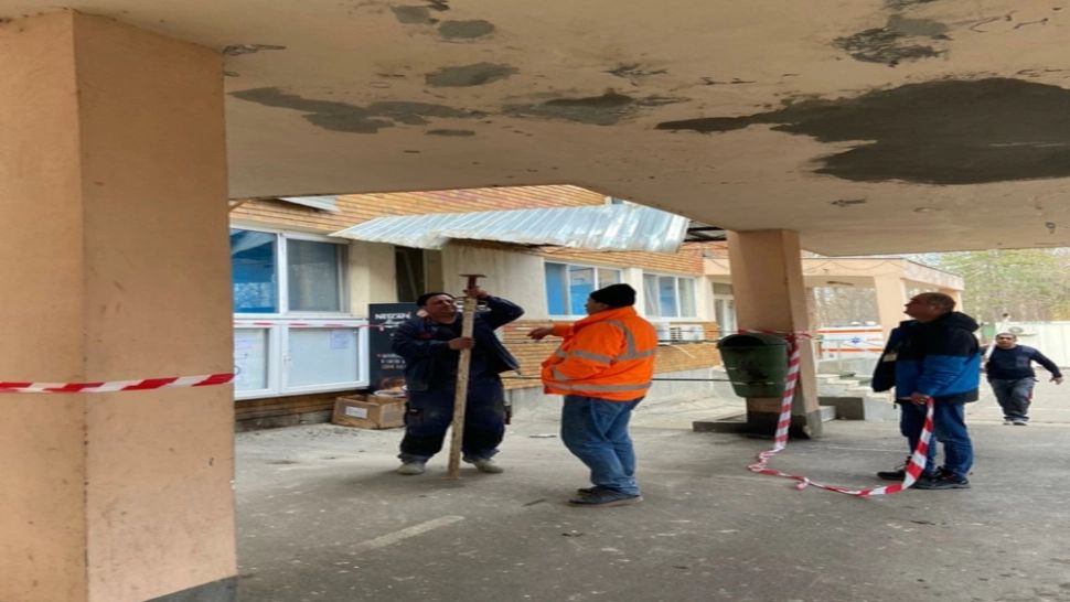 O grindă ornamentală a căzut de la etajul 6 al clădirii Spitalului Clinic Județean de Urgență Brăila