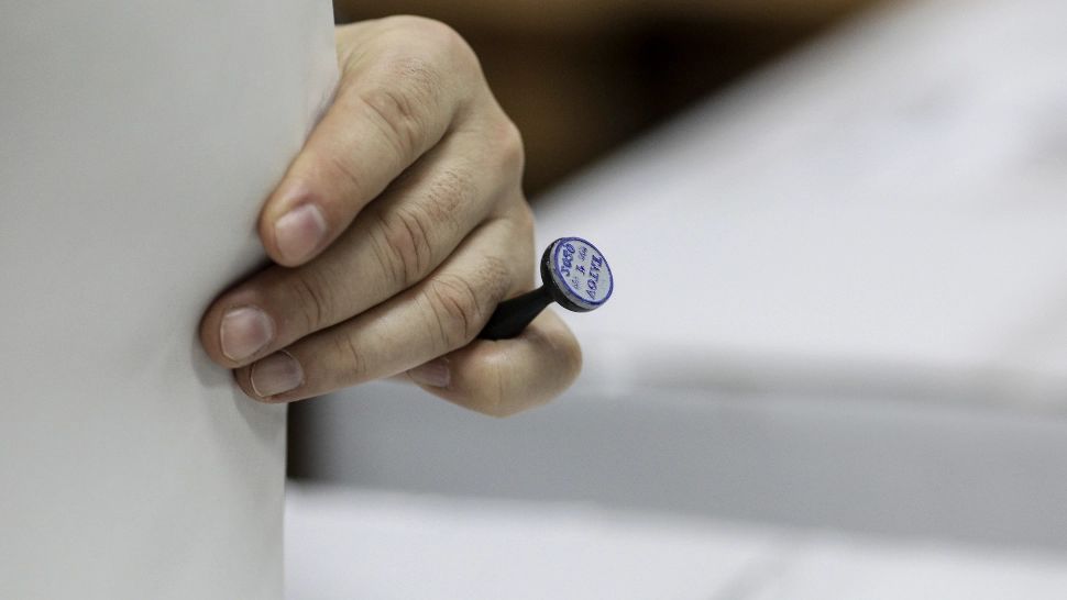 Cursă strânsă pentru prezidențiale - românul care ar câștiga FĂRĂ să-și asume candidatura. SONDAJUL care pulverizează lumea politică