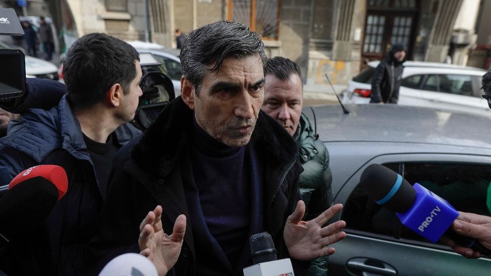 Afacerea cu măști a lui Pițurcă, susținută de un șef din Armată - Omul-cheie din MApN e încă în funcție