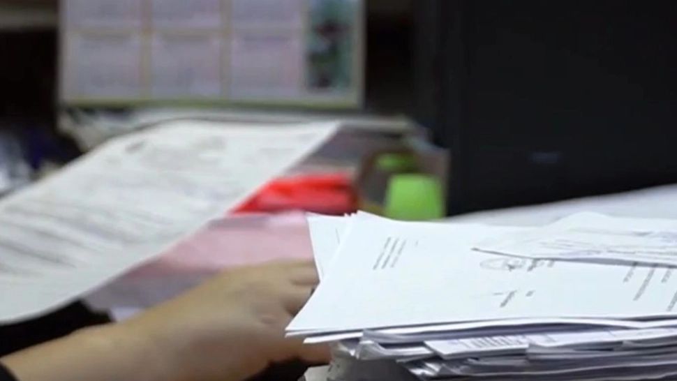 Instituțiile publice nu mai au voie să ceară copii după acte oficiale din 1 iulie - Originalele, prezentate obligatoriu la ghișeu