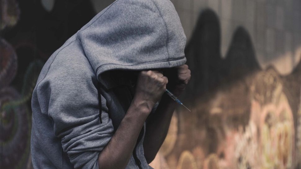 Deputații pun tunurile pe traficanții și consumatorii de droguri. Proiectul de lege, adoptat