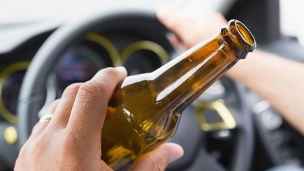 Soț și soție, prinși beți la volan, la interval de câteva minute. DETALIUL care i-a șocat pe polițiști 