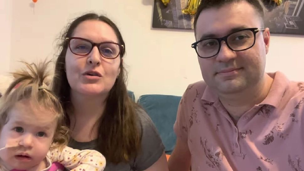 Împreună pentru AMELIA. La vârsta de 1 an și jumătate o putem ajuta să aibă o viață normală