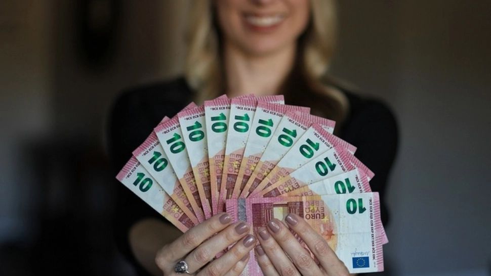 Cu bani și fără datorii - Ce trebuie să faci, conform zodiei tale, pentru ca finalul de an să te găsească pe plus?