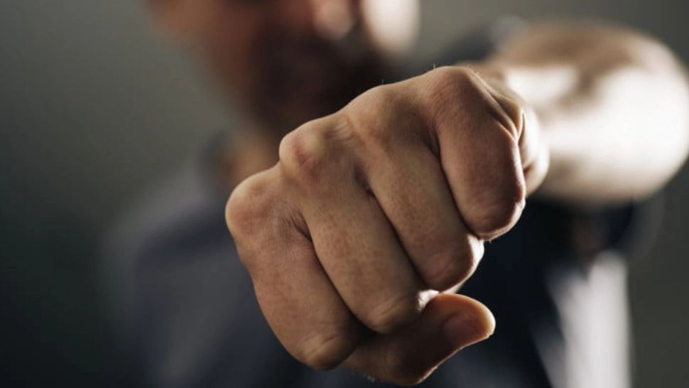 Tată și fiu, ținuți la distanță de un ordin de protecție! De la ce a pornit scandalul