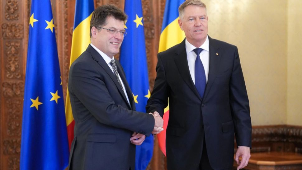 Klaus Iohannis, întâlnire crucială cu un comisar european pentru gestionarea crizelor, la un an de la debutul agresiunii Rusiei în Ucraina
