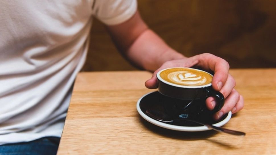 Cât de sănătoasă este, de fapt, cafeaua decofeinizată