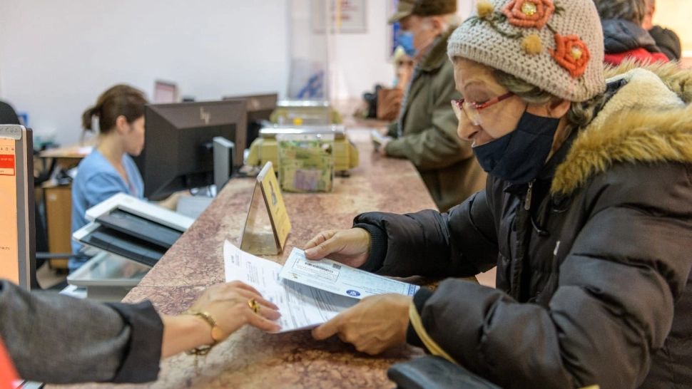 Peste 13.000 de plăţi cu cardurile de energie în prima zi - Cum pot achita facturile românii nevoiași