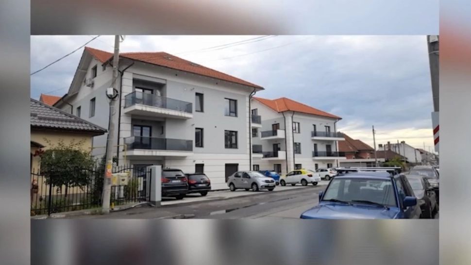 Blocuri construite ILEGAL în Târgu Jiu - Arta urbană regândită în orașul lui Brâncuși