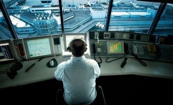 Ce au putut să vadă controlorii de trafic pe camerele video de la Aeroportul Brașov! Au mărit imaginea de 30 de ori - VIDEO